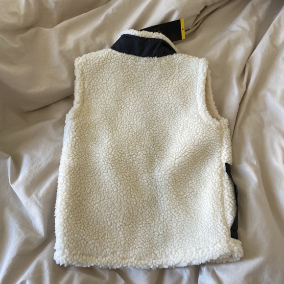 Sherpa vest Unworn - Picture 4 of 4